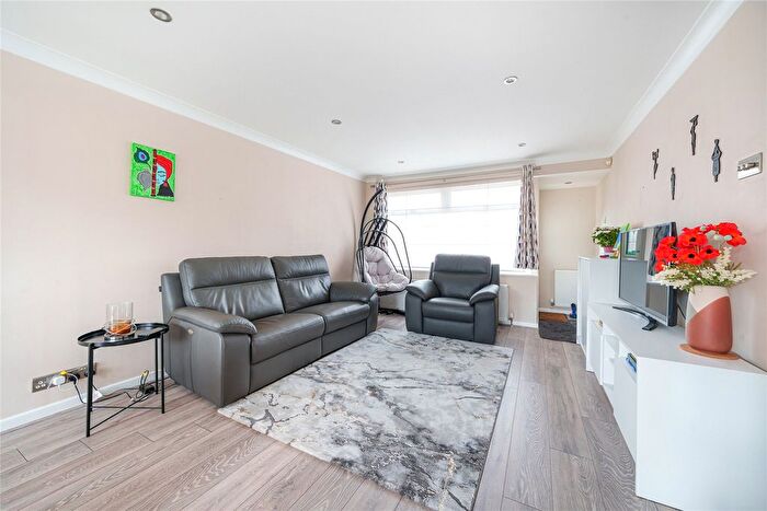 3 Bedroom Terraced House For Sale In Farmers Way, Maidenhead, Berkshire, SL6