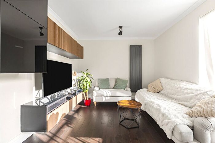 2 Bedroom Flat To Rent In Corfe Close, Whitton, Hounslow, TW4