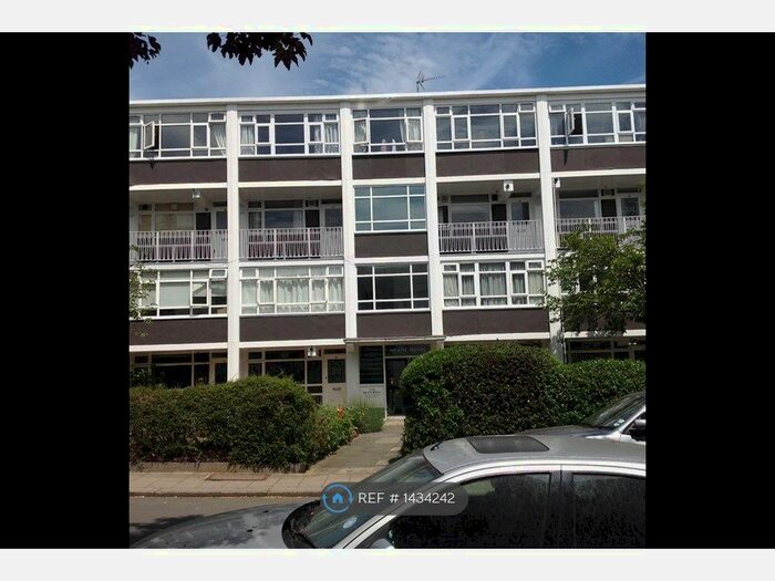 2 Bedroom Flat To Rent In Heath Royal, London, SW15
