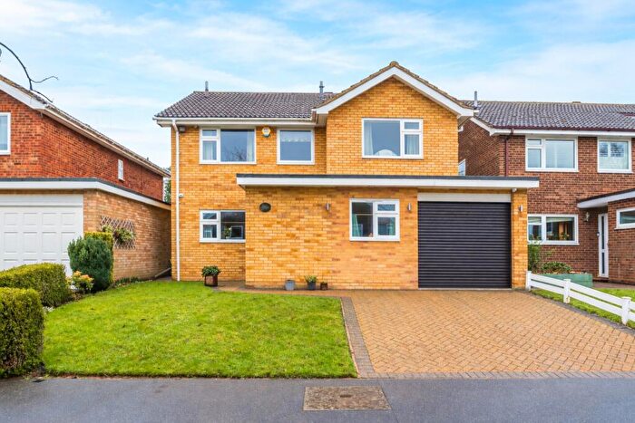 4 Bedroom Detached House For Sale In Long Fallow, St. Albans, Hertfordshire, AL2