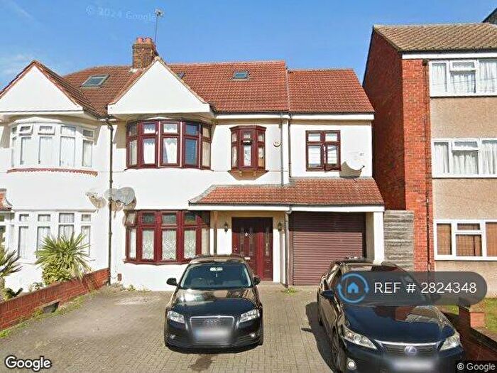 1 Bedroom Flat To Rent In Atherton Road, Ilford, IG5