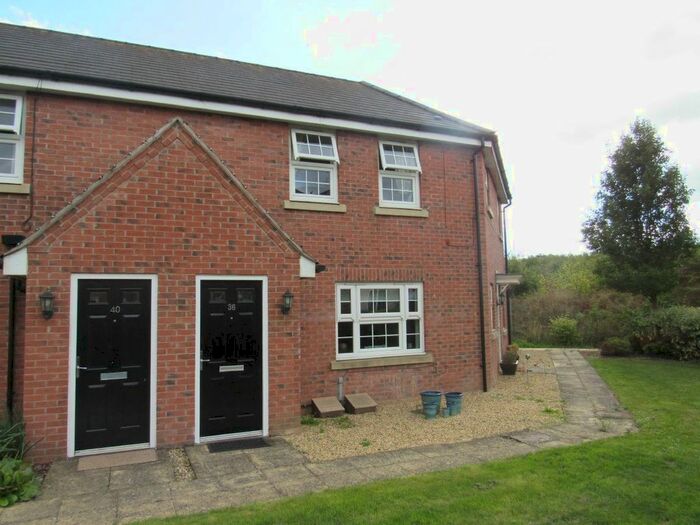 2 Bedroom Flat To Rent In Badger Lane, Bourne, Lincolnshire PE10