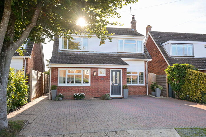 4 Bedroom Detached House For Sale In Albion Road, Pitstone, Buckinghamshire, LU7