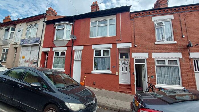 3 Bedroom Terraced House For Sale In Bonsall Street, Leicester, LE5