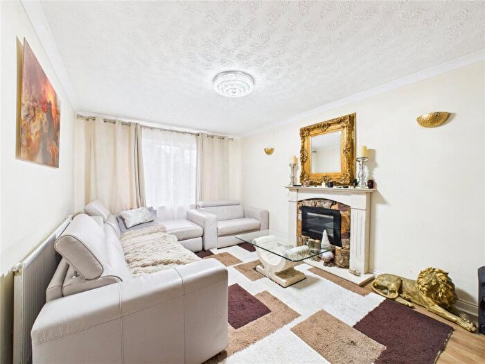 3 Bedroom Semi Detached House For Sale In Cade Close, Kingswood, Bristol, BS15