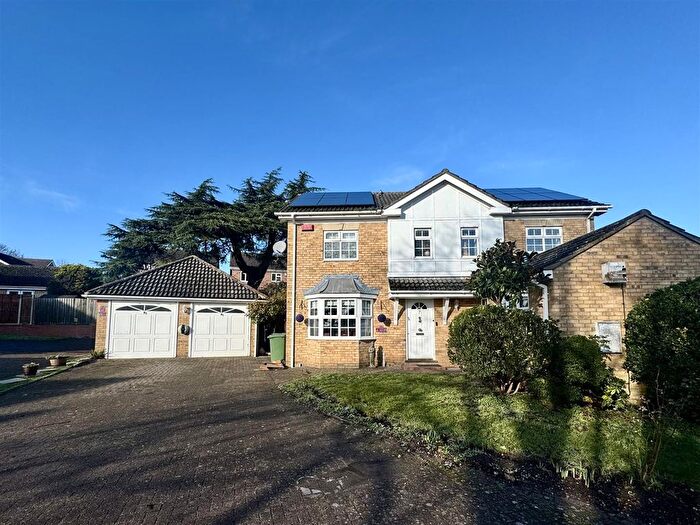 5 Bedroom Detached House To Rent In Caldecot Avenue, Cheshunt, Waltham Cross, EN7