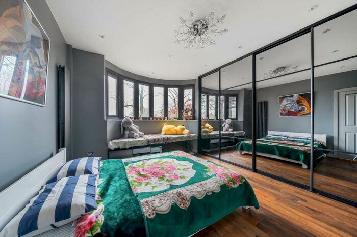 4 Bedroom Semi-Detached House To Rent In Canberra Road, Charlton, London, SE7