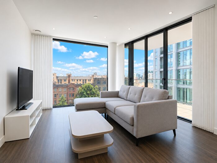 2 Bedroom Apartment To Rent In Kingwood House, Chaucer Gardens, London, E1