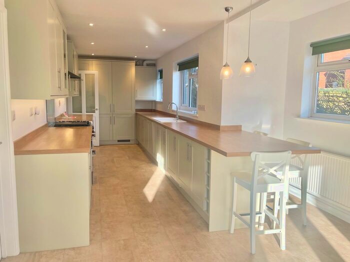 4 Bedroom Detached House To Rent In Herbert Road, Exeter, EX1