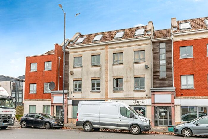 2 Bedroom Apartment For Sale In Avonmouth Road, Bristol, BS11