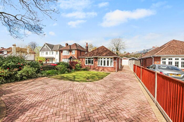 3 Bedroom Detached Bungalow For Sale In West End Road, Bitterne, SO18