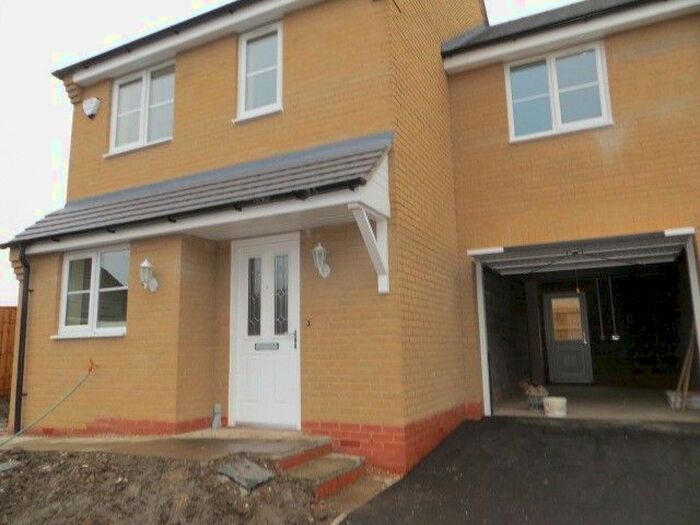 3 Bedroom Link Detached House To Rent In Dimmingsdale Close, Leicester, LE7