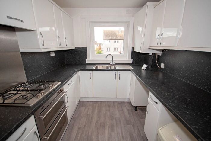 2 Bedroom Flat To Rent In Randolph Court, Buckhaven, KY8