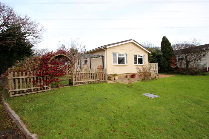 2 Bedroom Park Home For Sale In Medina Park, Folly Lane, East Cowes, Isle Of Wight, PO32