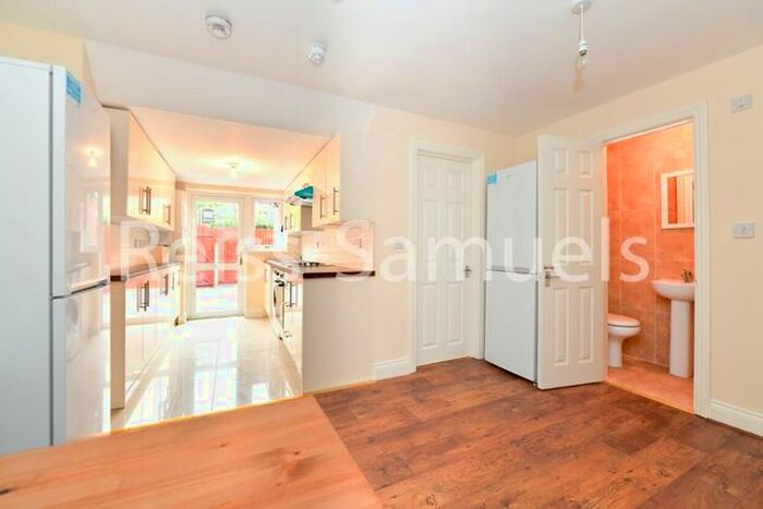 6 Bedroom End Terrace House To Rent In Manchester Road, Isle Of Dogs, Docklands, London, E14