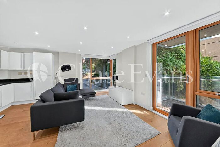2 Bedroom Flat To Rent In Roden Court, Hornsey Lane, Highgate, London, N6