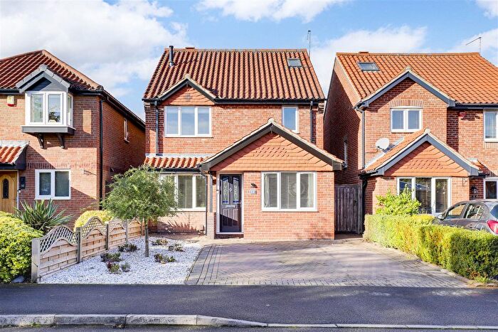 4 Bedroom Detached House For Sale In Barn Close, Nottingham, Nottinghamshire, NG6