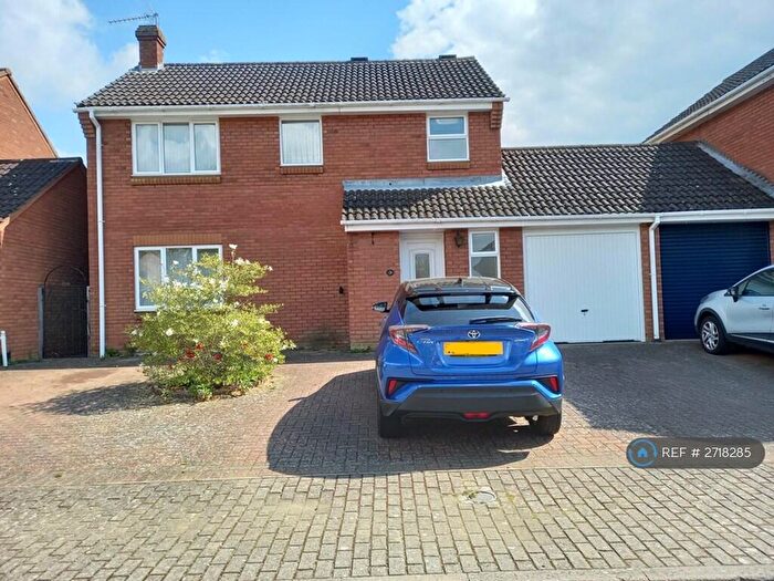 3 Bedroom Detached House To Rent In Booker Avenue, Bradwell Common, Milton Keynes, MK13