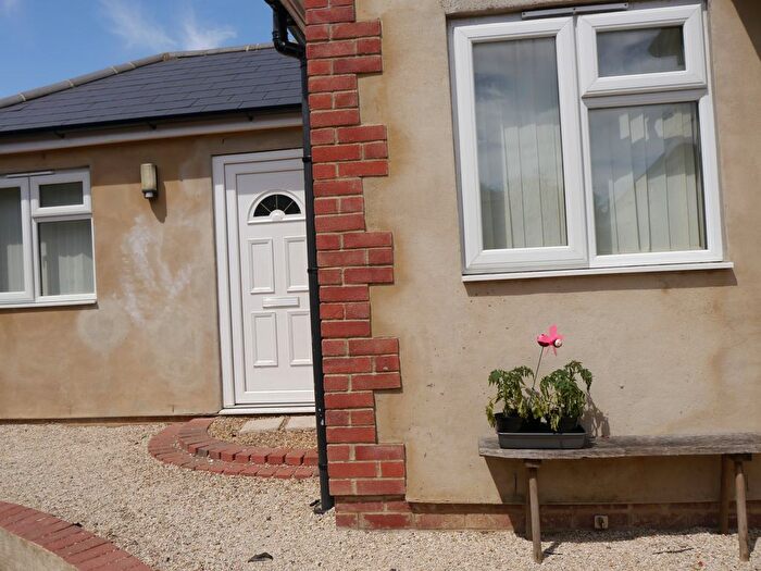 1 Bedroom Bungalow To Rent In Phipps Road, Oxford, OX4