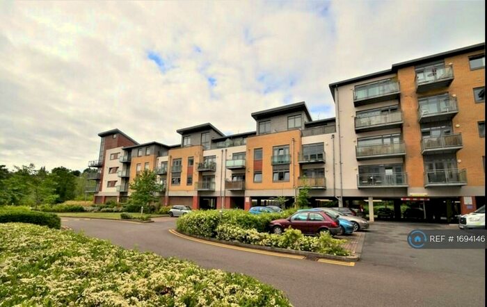 2 Bedroom Flat To Rent In Hart Street, Maidstone, ME16