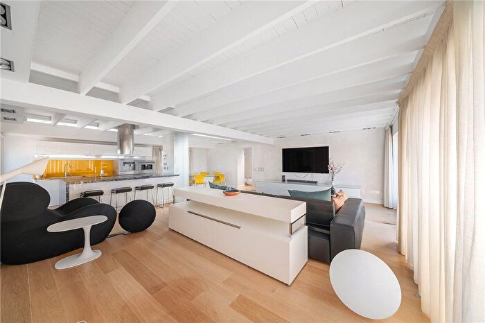 2 Bedroom Flat For Sale In Cornwall Gardens, London, SW7