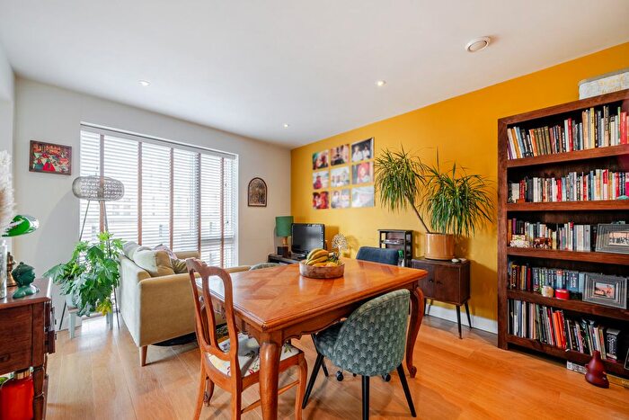 1 Bedroom Flat For Sale In Peartree Way, Greenwich Peninsula, SE10
