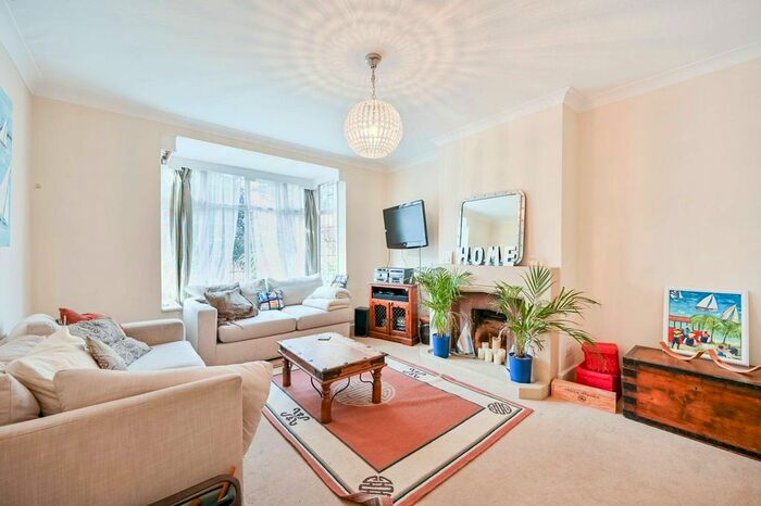 4 Bedroom Semi-Detached House To Rent In Whitton Road, Twickenham, TW1