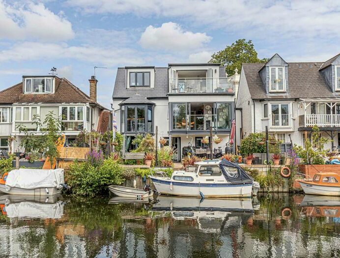 4 Bedroom Detached House To Rent In Riverside, Lower Hampton Road, Sunbury-On-Thames, TW16