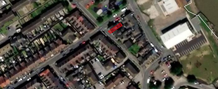 3 Bedroom Terraced House For Sale In Breydon Road, Great Yarmouth, Norfolk, NR31