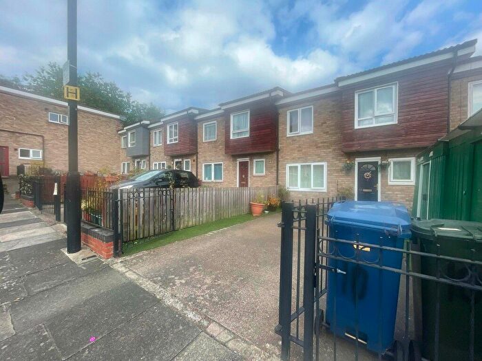 2 Bedroom Flat To Rent In Essex Close, Newcastle Upon Tyne, NE4