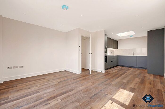 2 Bedroom Flat To Rent In Hillmount Court, St Marys Lane, RM14