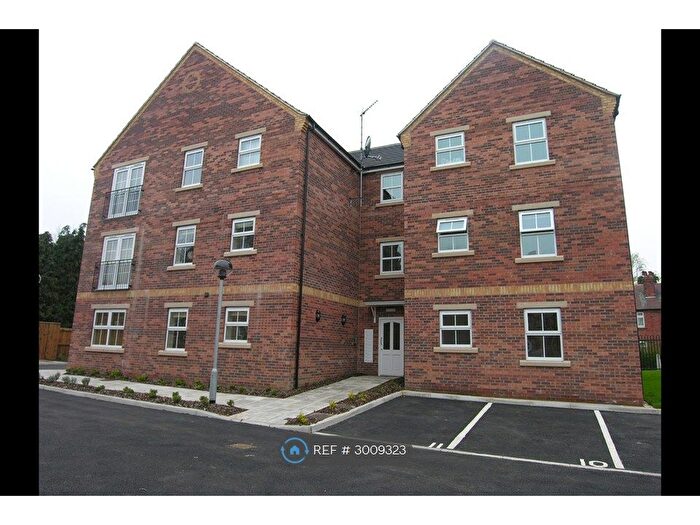 2 Bedroom Flat To Rent In Meadow Croft, Wakefield, WF2