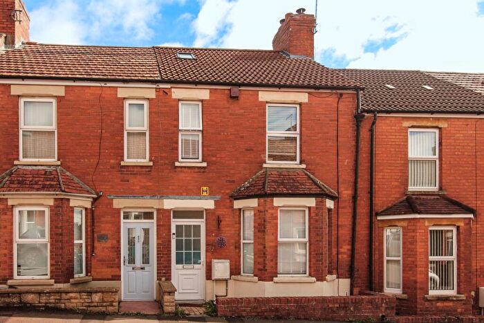 4 Bedroom Terraced House For Sale In Cromwell Road, Yeovil, BA21
