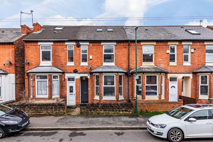 6 Bedroom Terraced House For Sale In Rothesay Avenue, Nottingham, NG7