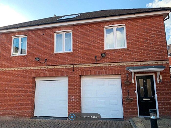 2 Bedroom Detached House To Rent In Poppy Close, Slough, SL3