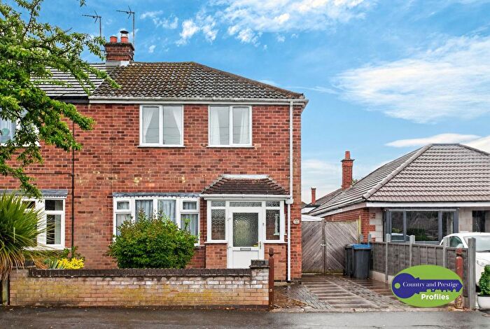3 Bedroom Semi Detached House For Sale In Newstead Avenue, Burbage, Hinckley, LE10