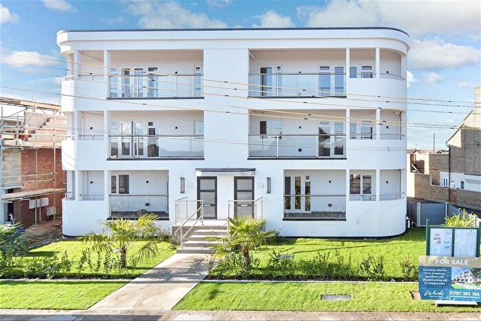 2 Bedroom Flat For Sale In The Parade, Greatstone, Kent, TN28