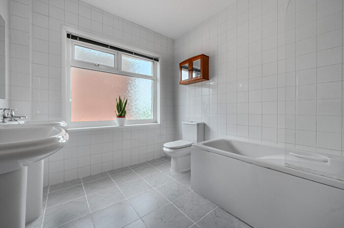 2 Bedroom Semi-Detached House For Sale In Manor Farm Road, Bitterne Park, Southampton, Hampshire, SO18