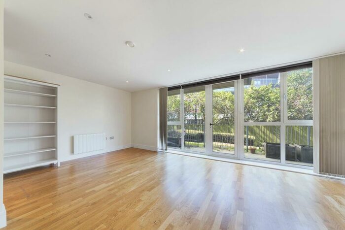 2 Bedroom Apartment To Rent In B Drayton Park, Islington, London, N5