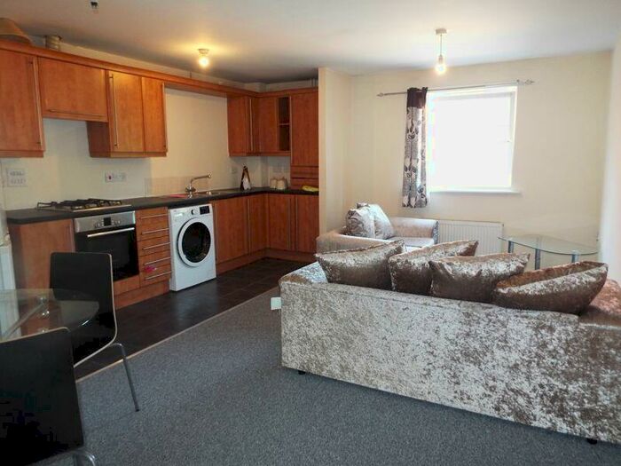 2 Bedroom Flat To Rent In Ten Acre Mews, Stirchley, Birmingham, B30