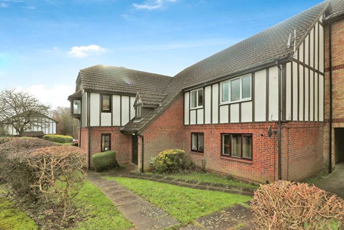 2 Bedroom Flat To Rent In Kerr Close, Knebworth, SG3