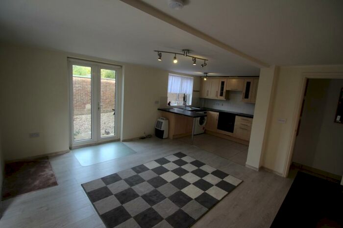 1 Bedroom Flat To Rent In Quilter Road, Basingstoke, Hampshire, RG22