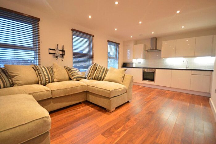 Studio To Rent In Winterfold Close, London, SW19