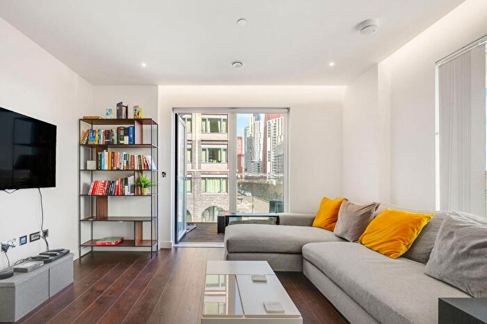 2 Bedroom Apartment To Rent In London, SW11