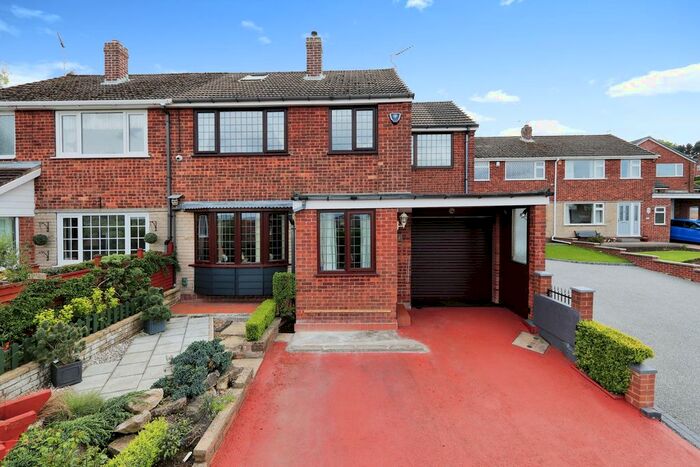 4 Bedroom Semi-Detached House For Sale In Hallowes Drive, Dronfield, Derbyshire, S18