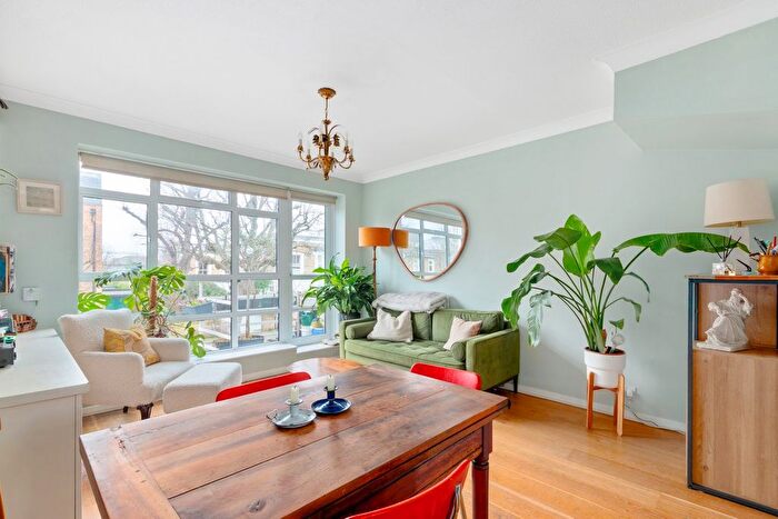 2 Bedroom Flat For Sale In Ashchurch Park Villas, Ravenscourt Park, London, W12