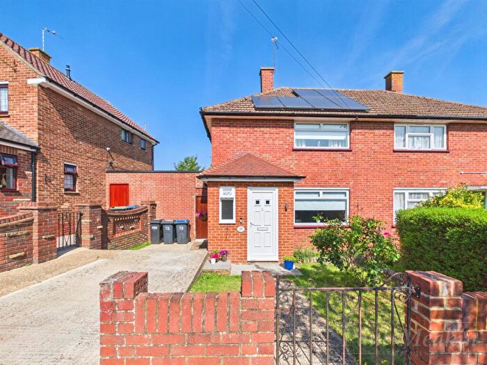 2 Bedroom House For Sale In Dunley Drive, New Addington, Croydon, CR0