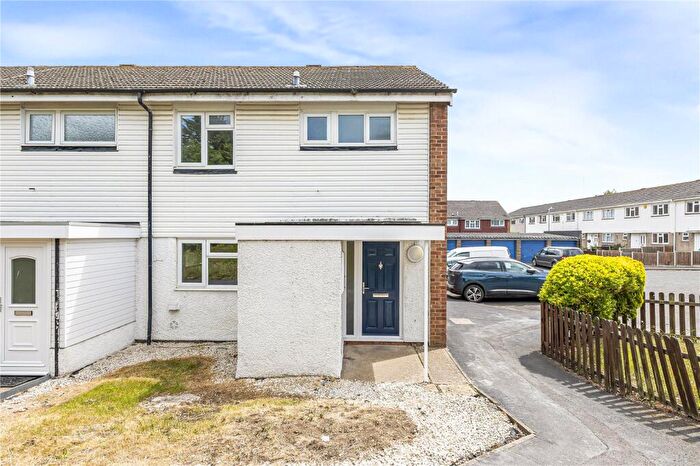 3 Bedroom End Of Terrace House For Sale In Aspen Close, Swanley, Kent, BR8