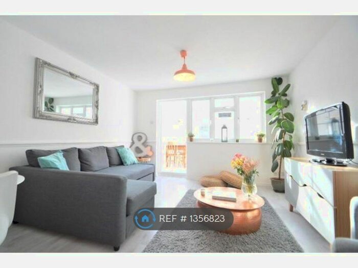 2 Bedroom Terraced House To Rent In Finnart Close, Weybridge, KT13