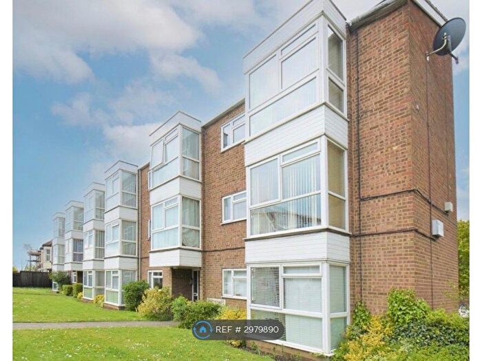 2 Bedroom Flat To Rent In Winton Court, Swanley, BR8